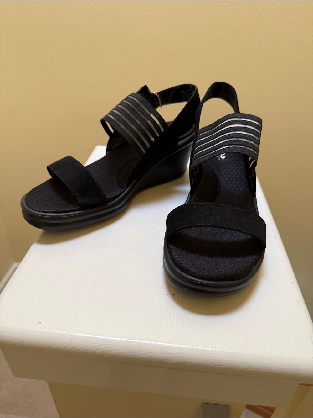 Skechers Cali Rumblers Black Striped Elastic Wedge Sandals -Size 11- Like new